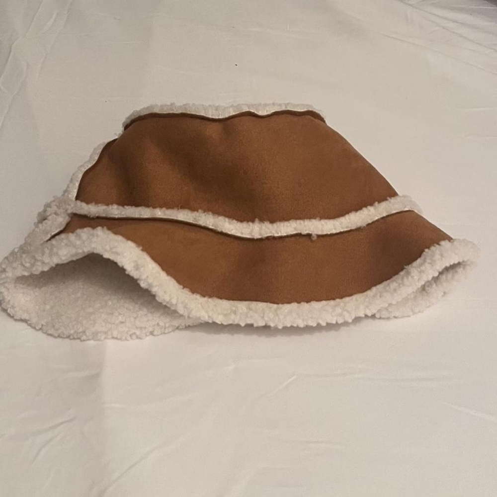 Men White and Brown Hat